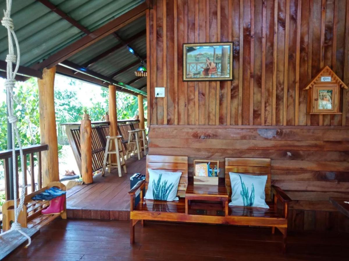 เรือนไทยใจสุขเอ๋ย Hotel Ban Bang Wa Exterior foto