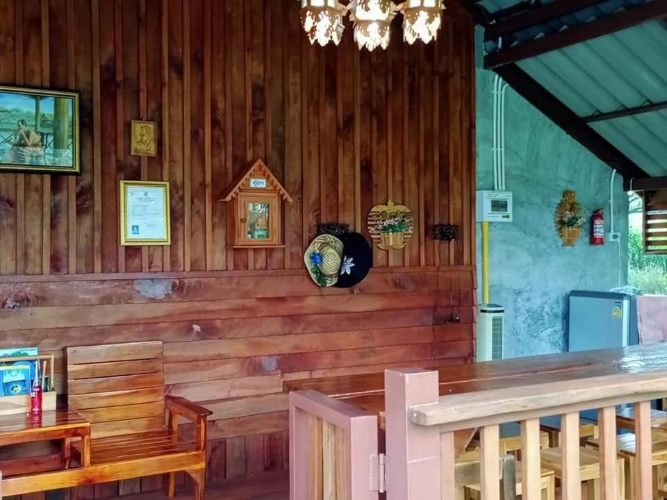 เรือนไทยใจสุขเอ๋ย Hotel Ban Bang Wa Exterior foto