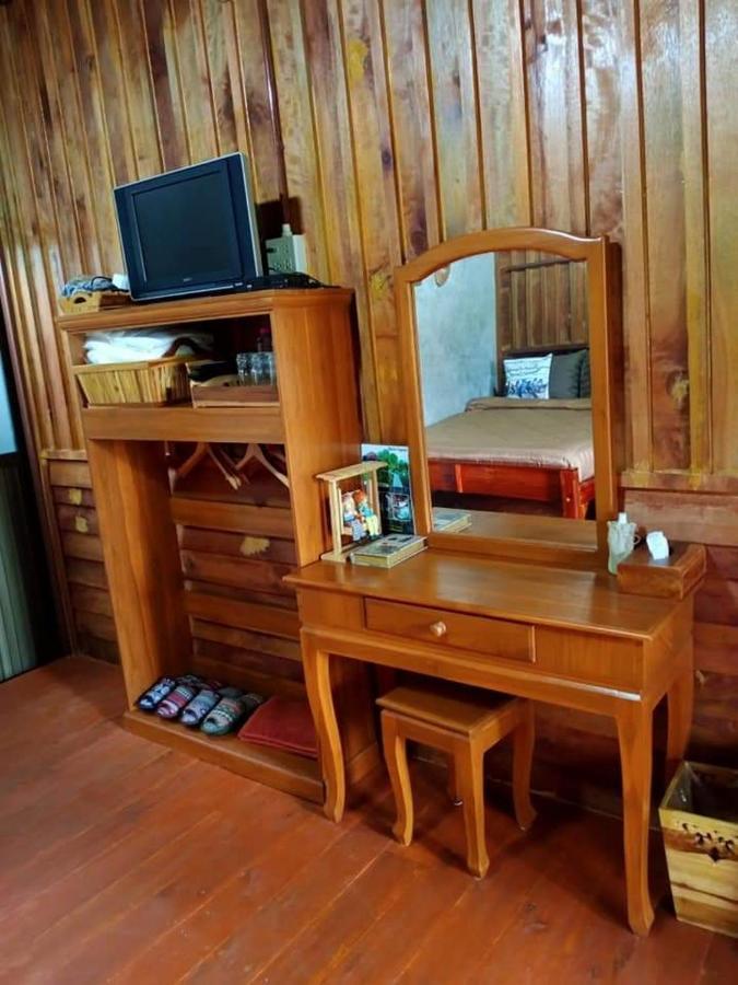 เรือนไทยใจสุขเอ๋ย Hotel Ban Bang Wa Exterior foto