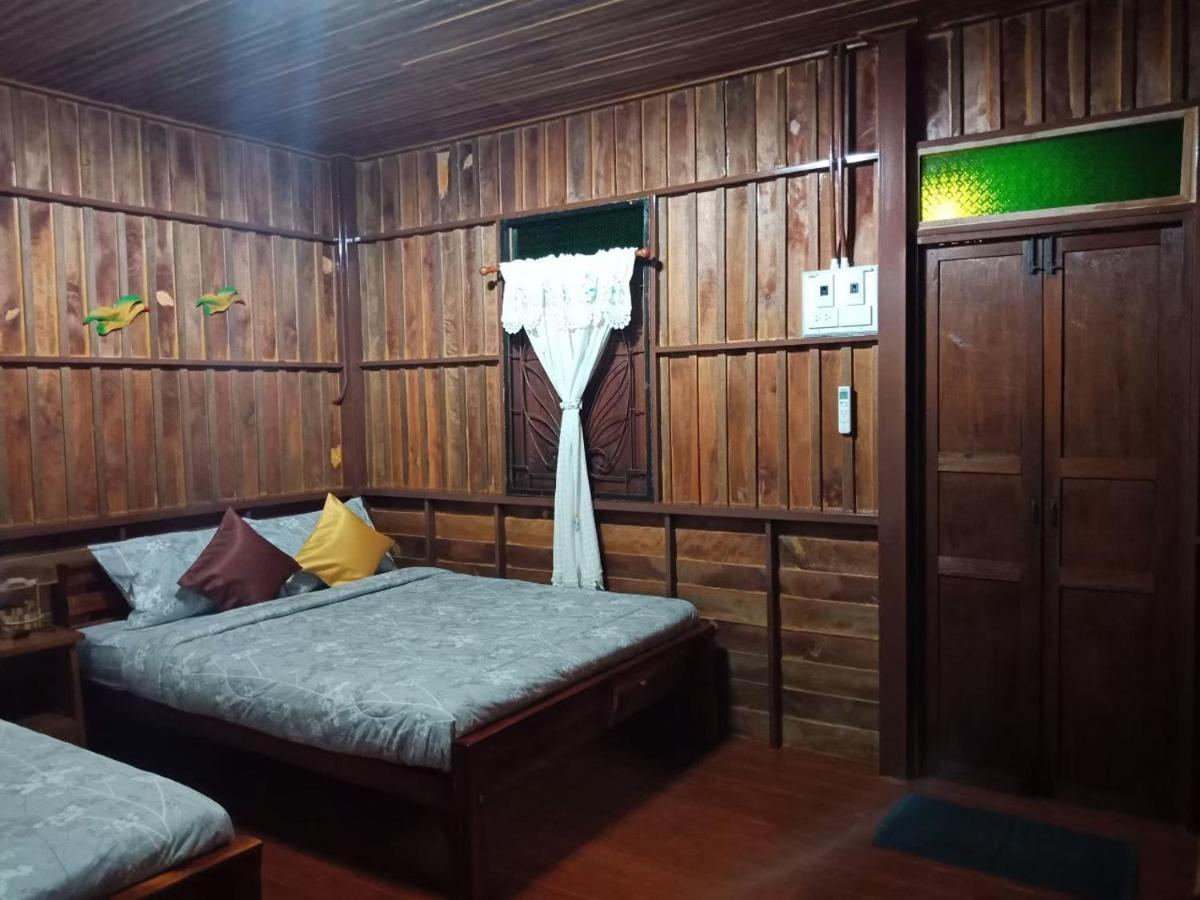 เรือนไทยใจสุขเอ๋ย Hotel Ban Bang Wa Exterior foto