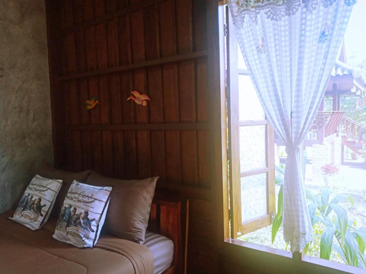 เรือนไทยใจสุขเอ๋ย Hotel Ban Bang Wa Exterior foto