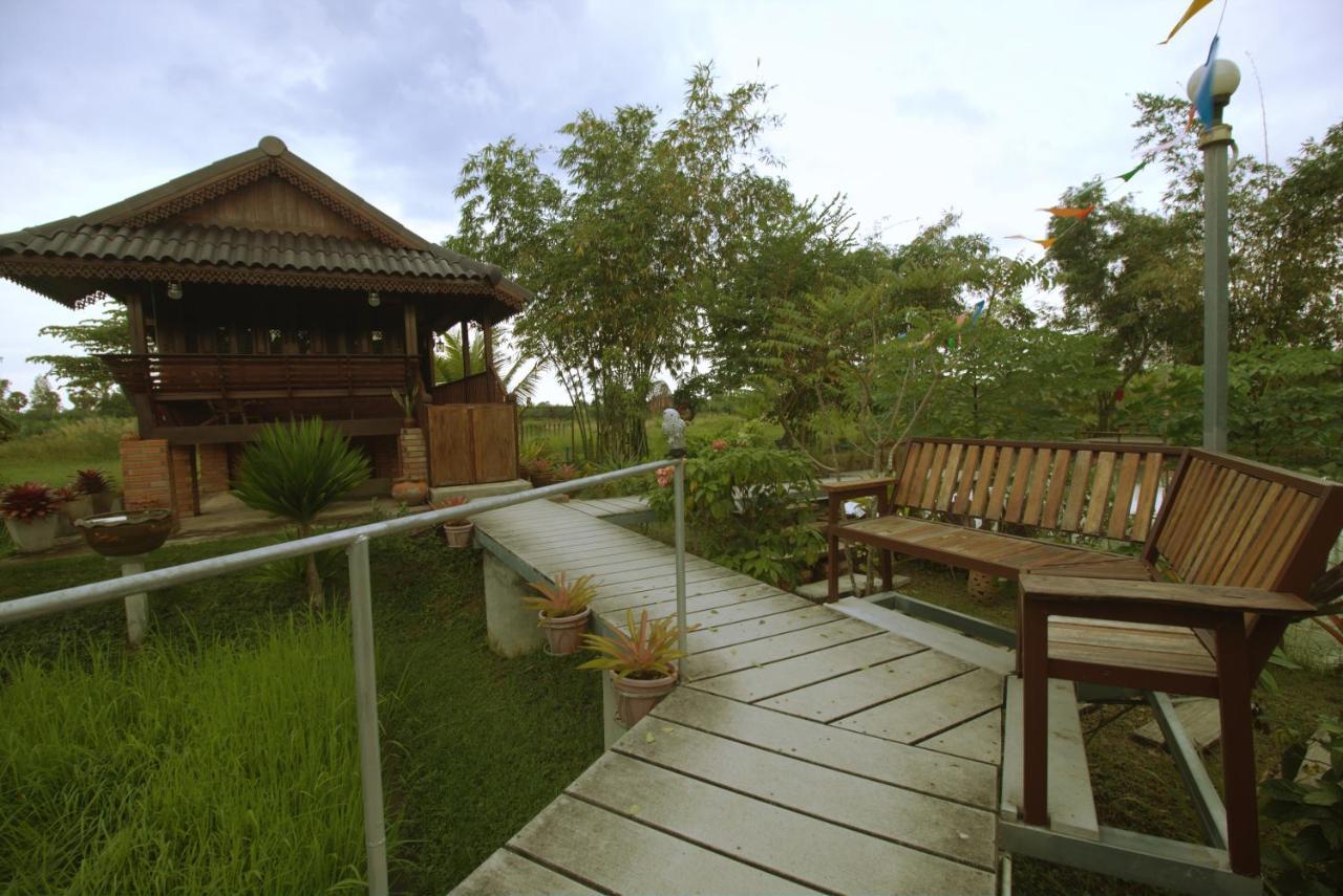 เรือนไทยใจสุขเอ๋ย Hotel Ban Bang Wa Exterior foto